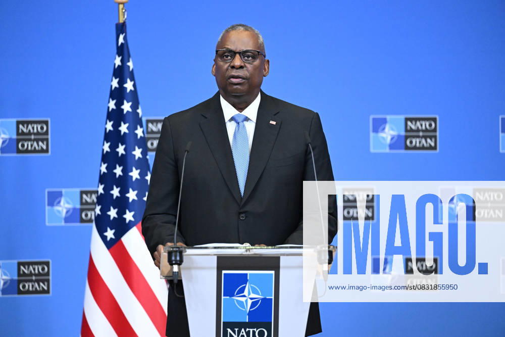 US Secretary of Defense Lloyd Austin BRUSSELS, BELGIUM - OCTOBER 12: US Secretary of Defense Lloyd Austin speaks during the press conference after the NATO Defense Ministers Meeting in Brussels, Belgium on October 12, 2023. Brussels Hoofdstedelijk Gewest Belçika. Editorial use only. Please get in touch for any other usage.