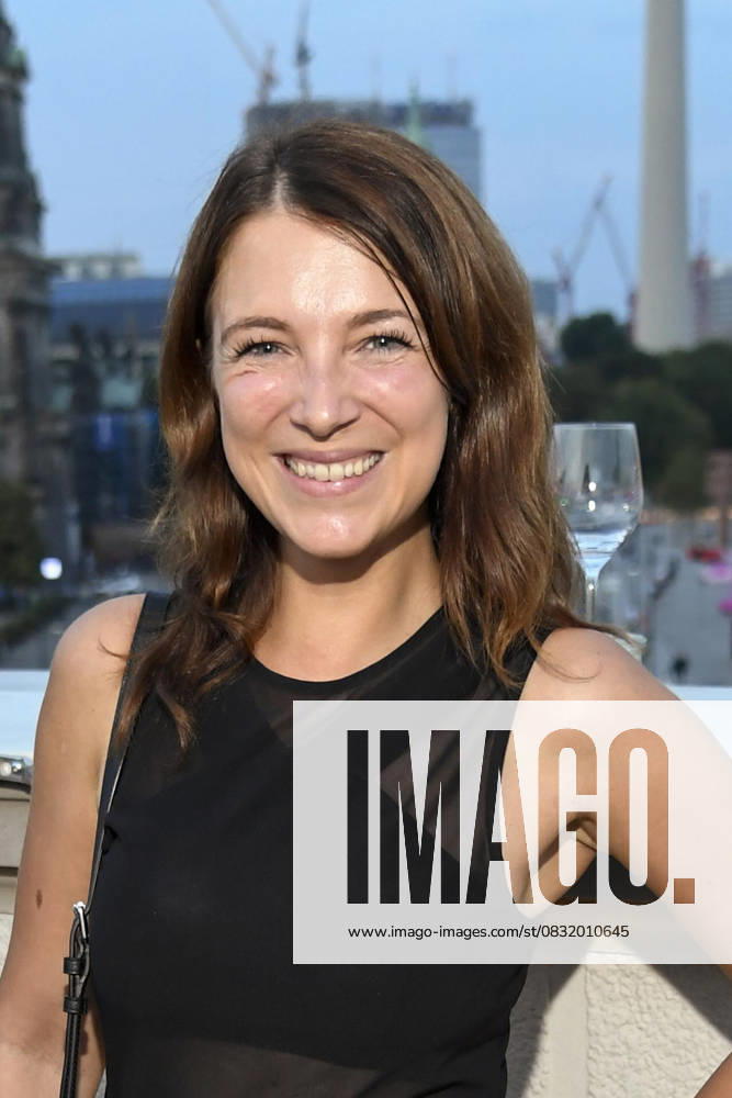 Abb Iris Mareike Steen Actress as guest at the opening reception of the UFA Film Nights 2025 on the roof terrace of the Bertelsmann Representative Office on 27 August 2025 in Berlin Berlin Germany