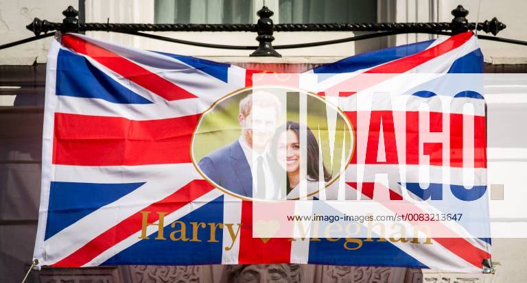Themen der Woche KW20 Shop windows and homes displaying flags & cutouts of Harry & Meghan as Windsor prepares for Royal wedding of Prince Harry & Meghan Markle images taken in and around the Town Centre & Windsor Castle, Windsor, England on 15 May 2018.