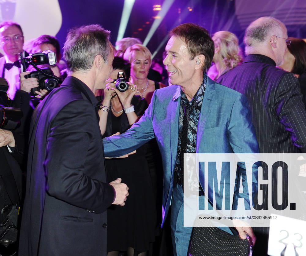 DEUTSCHER NACHHALTIGKEITSPREIS IN DUESSELDORF Hannes Jaenicke and Sir Cliff Richard at Deutscher Nachhaltigkeitspreis award at Maritim Hotel , Duesseldorf, Germany WENN 3594761