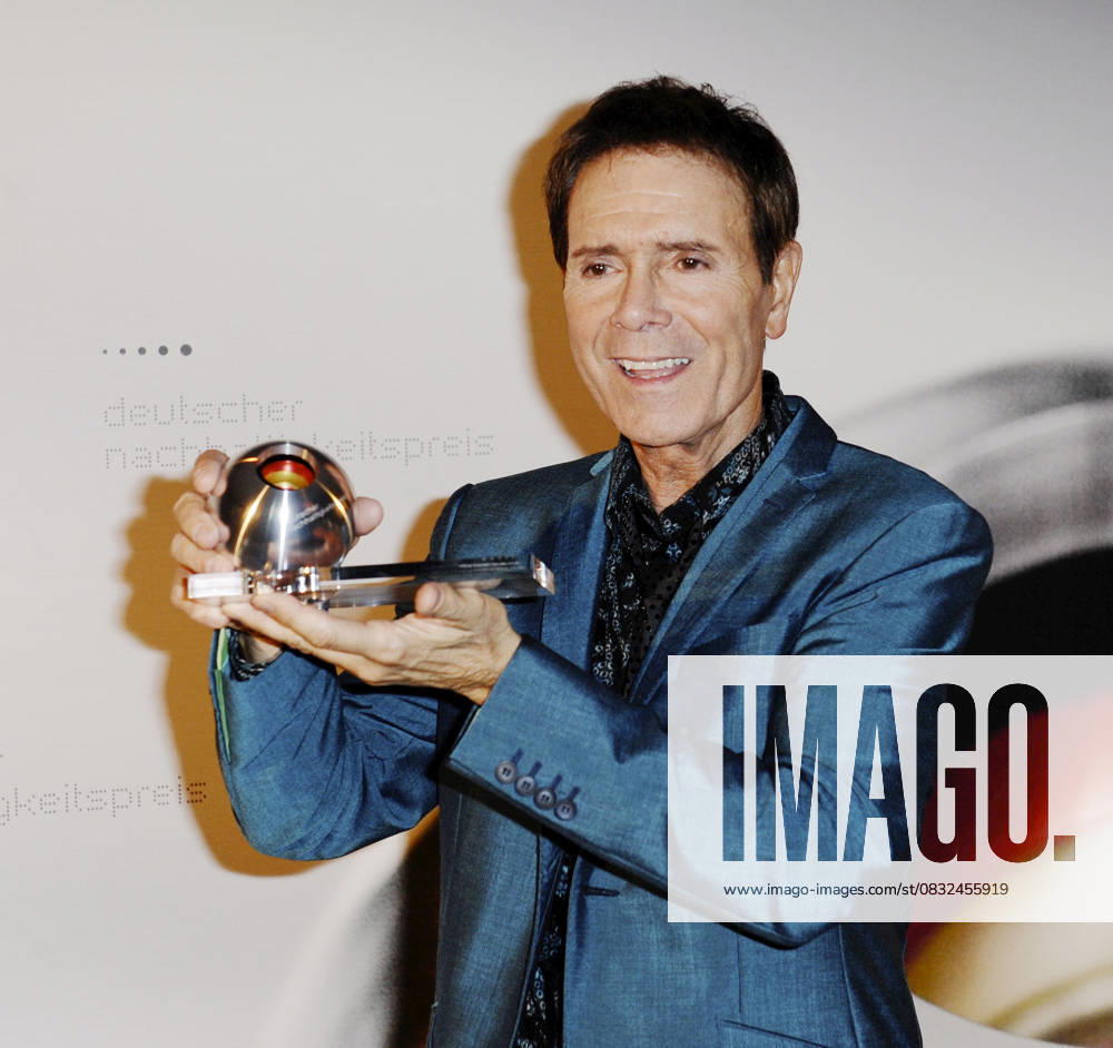 DEUTSCHER NACHHALTIGKEITSPREIS IN DUESSELDORF Sir Cliff Richard at Deutscher Nachhaltigkeitspreis award at Maritim Hotel , Duesseldorf, Germany WENN 3594762