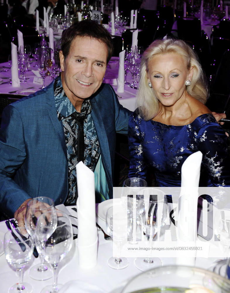 DEUTSCHER NACHHALTIGKEITSPREIS IN DUESSELDORF Sir Cliff Richard and Marietta Parfitt at Deutscher Nachhaltigkeitspreis award at Maritim Hotel , Duesseldorf, Germany WENN 3594763