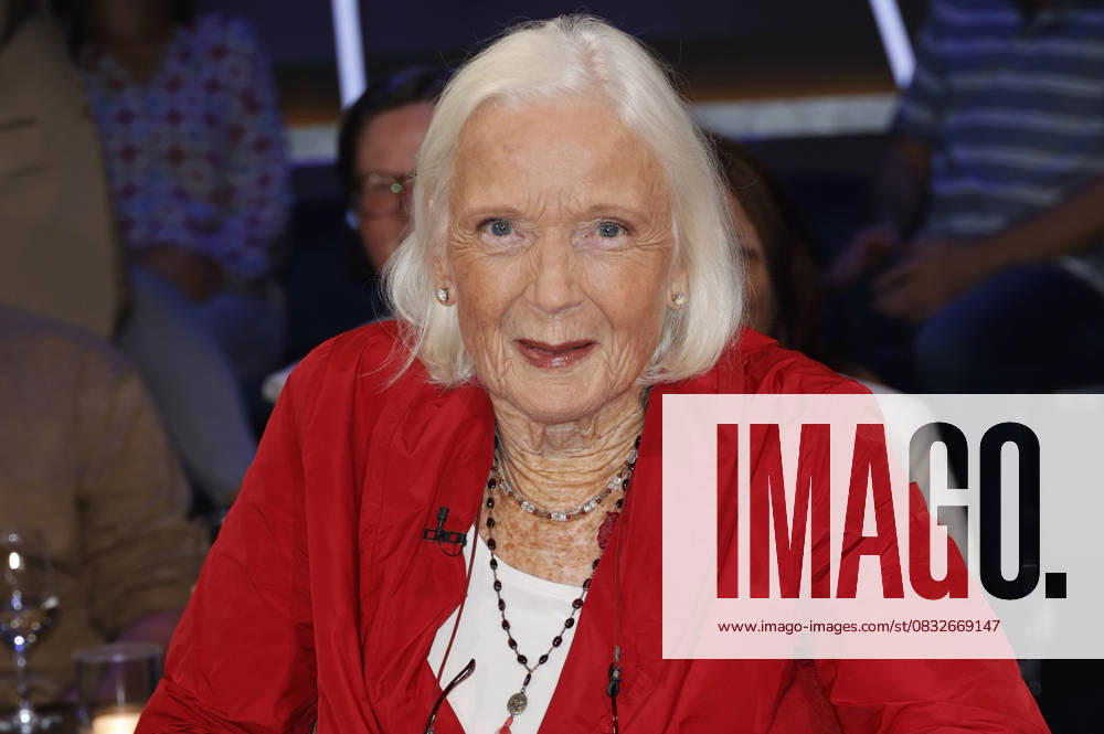 Gabriele von Arnim at the recording of the NDR Talk Show in the NDR television studio Lokstedt Hamburg, 05 09 2025 Foto:xH.xHartmannx xFuturexImagex ndr_talk0509_5955