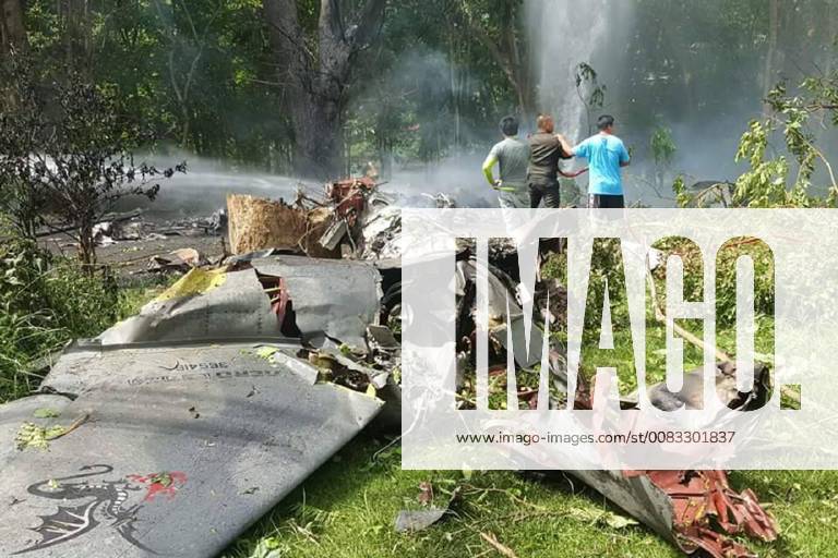 (180522) -- BANGKOK, May 22, 2018 -- Photo taken on May 22, 2018 shows the scene of the crash of a military aircraft at Bhumibol Dam Golf Course in Sam Ngao district, Tak, Thailand. A military aircraft crashed in western Thailand on Tuesday, killing one and seriously injuring another. )(lrz) THAILAND-TAK-MILITARY AIRCRAFT- CRASH RachenxSageamsak