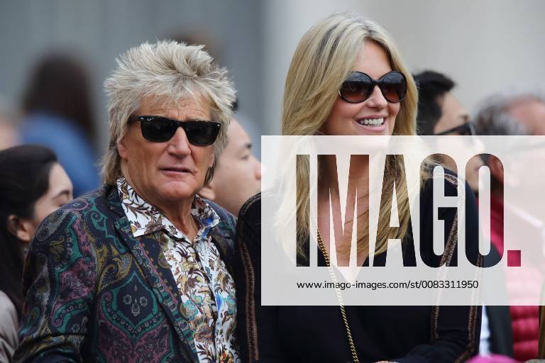 Vatican (Holy See) - English singer ROD STEWART and wife PENNY LANCASTER in St. Peter Square for the General Audience with Pope Francis Italy - ZUMAi15_ 20180523_zaf_i15_502