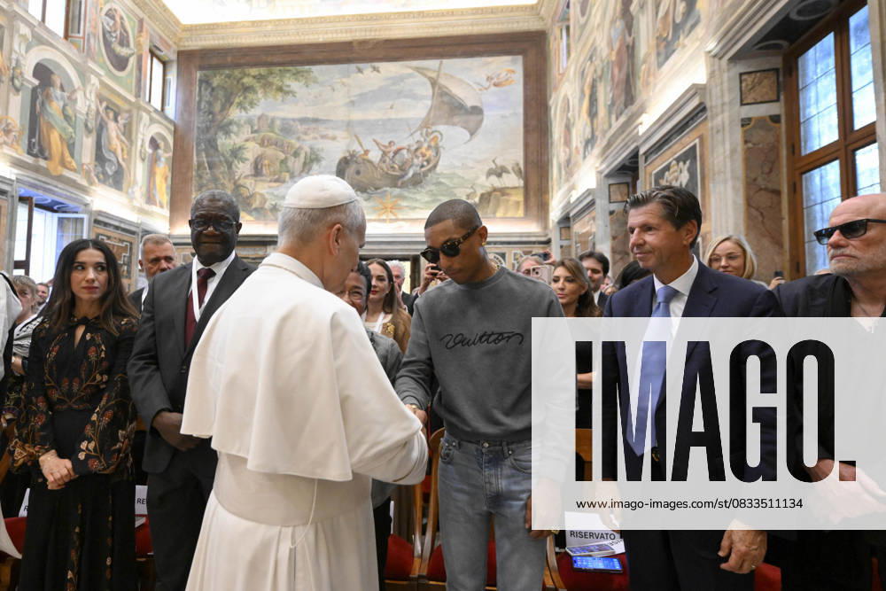 ITALY - POPE LEO XIV RECEIVES IN PRIVATE AUDIENCE PARTICIPANTS OF III WORLD MEETING ON HUMAN FRATERNITY AT THE VATICAN - 2025 9 12 Italy, Rome, Vatican, 2025 9 12. Pope Leo XVI receives in private audience Participants of III World Meeting on Human Fraternity at the Vatican - NO BOOKS