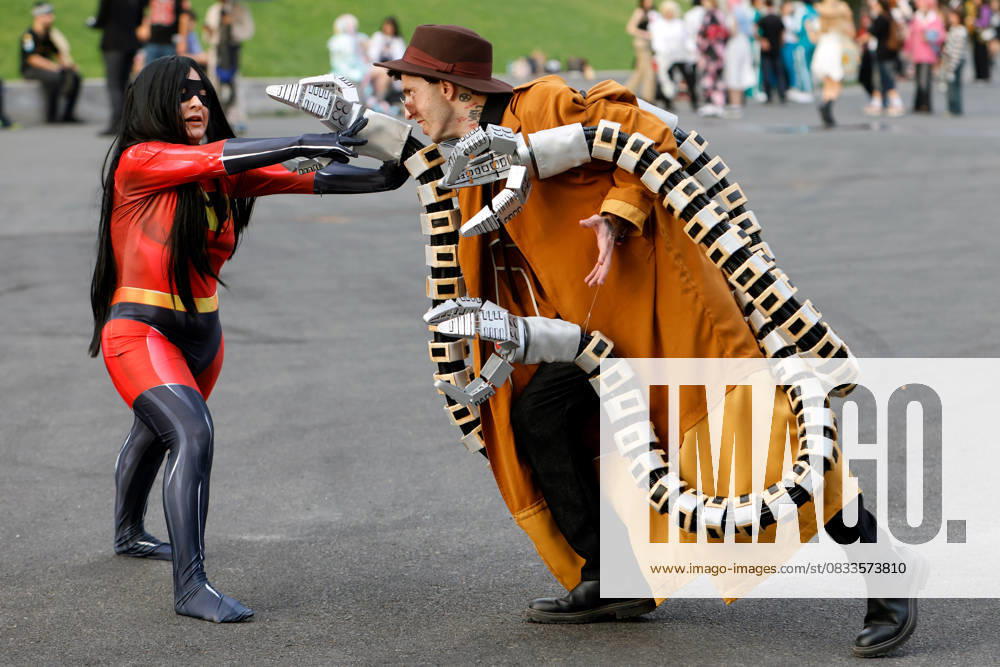 (250913) -- BUCHAREST, Sept. 13, 2025 -- Costumed enthusiasts pose during the East European Comic Con festival in Bucharest, Romania, Sept. 12, 2025. The three-day East European Comic Con festival celebrating pop culture brings together thousands of fans who love comic books, movies, TV series and gaming. (Photo by Xinhua) ROMANIA-BUCHAREST-EAST EUROPEAN COMIC CON FESTIVAL CristianxCristel