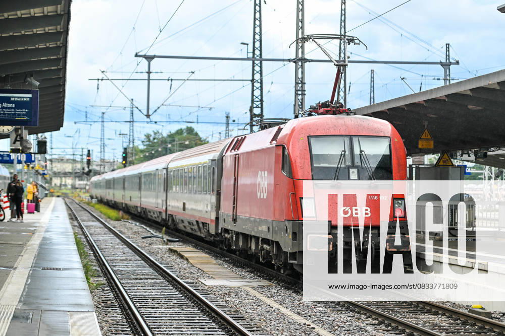 GER, Main station in Augsburg 30 08 2025, Main station, Augsburg, GER, Main station in Augsburg, in the picture a train of the Östereichische Bundesbahnen ÖBB entering the station, symbolic photo, symbolic image nordphoto GmbHxHafner nph00200