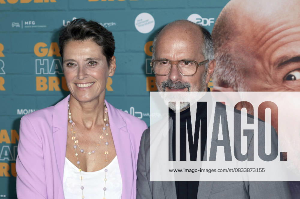 Christoph Maria Herbst with his wife Gisi Herbst at the premiere of the movie Ganzer halber Bruder at Cinedom Cologne, 15 09 2025 Foto:xR.xSchmiegeltx xFuturexImagex bruder_5996