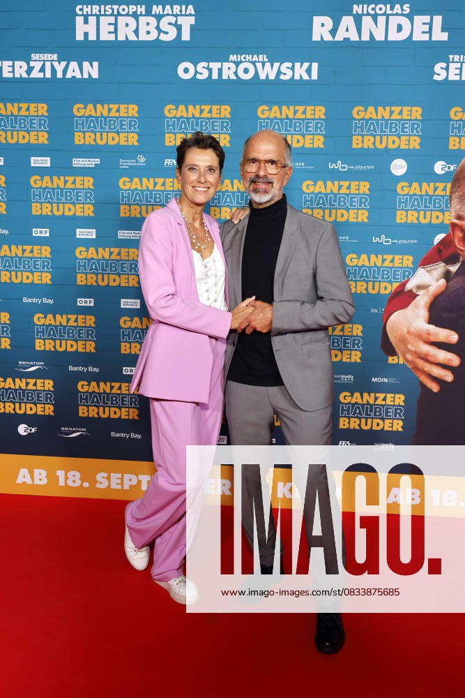 Actor Christoph Maria Herbst and his wife Gisi Herbst at the premiere of the movie Ganzer Halber Bruder at Cinedom Cologne Cologne, 15 09 2025 NRW Germany