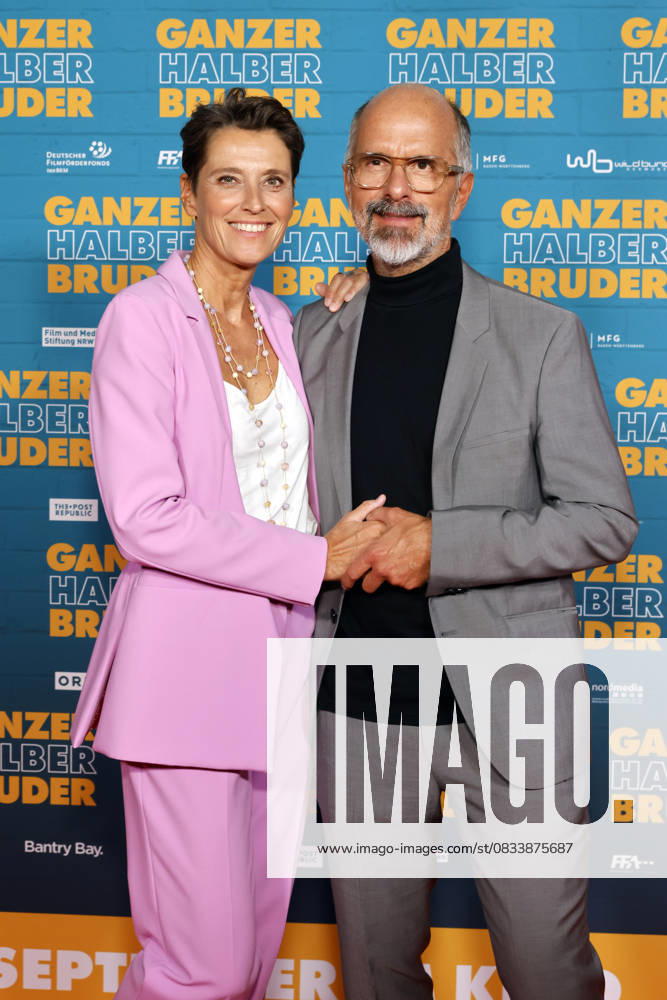 Actor Christoph Maria Herbst and his wife Gisi Herbst at the premiere of the movie Ganzer Halber Bruder at Cinedom Cologne Cologne, 15 09 2025 NRW Germany