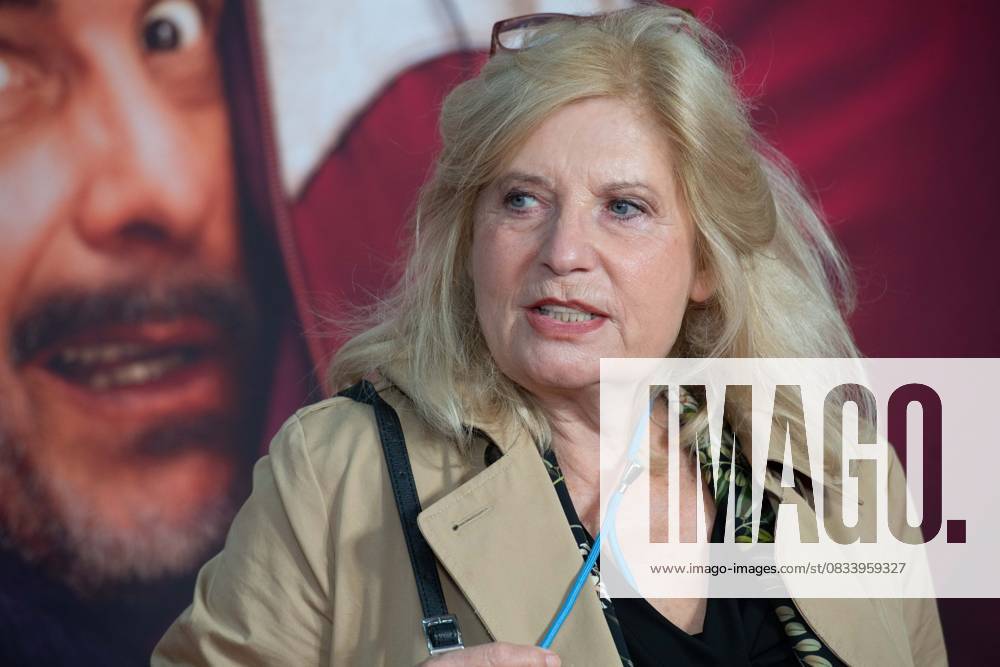 Sabine POSTEL, actress, red carpet, red carpet show, arrival, arrival, movie premiere GANZER HALBER BRUDER on 15 09 2025 at the Cinedom cinema in Cologne,
