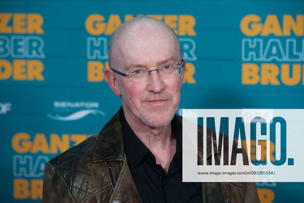 Peter NOTTMEIER, actor, red carpet, red carpet show, arrival, film premiere GANZER HALBER BRUDER on 15 09 2025 at the Cinedom cinema in Cologne,