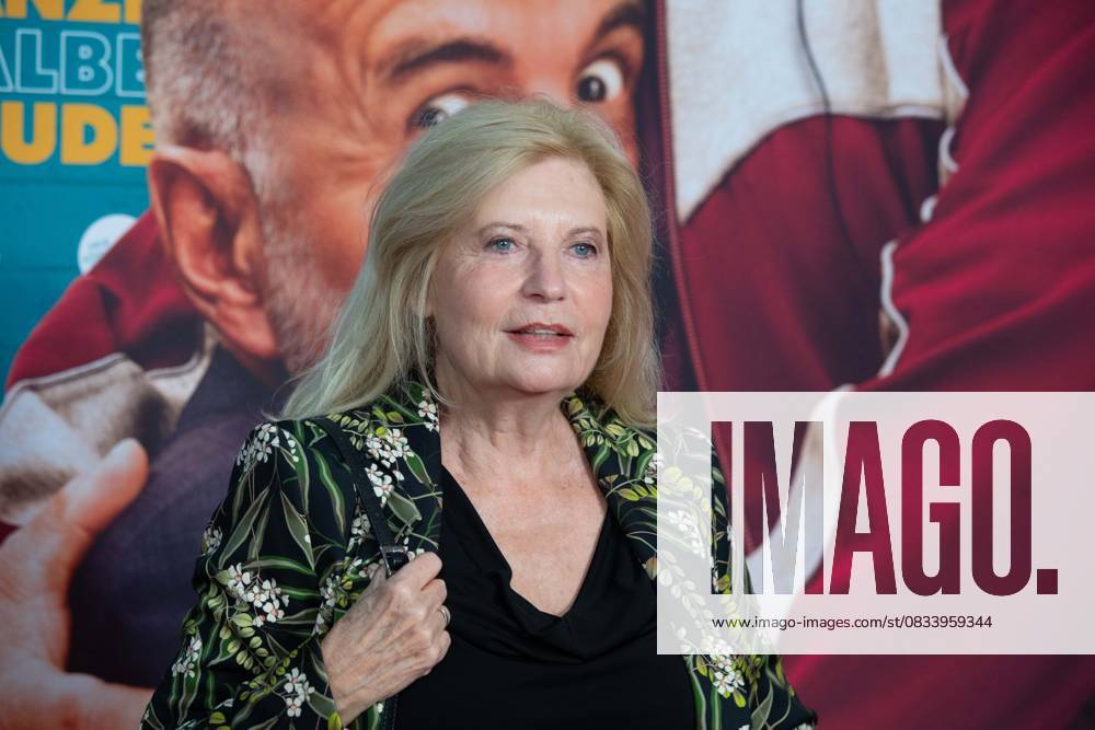 Sabine POSTEL, actress, red carpet, red carpet show, arrival, arrival, movie premiere GANZER HALBER BRUDER on 15 09 2025 at the Cinedom cinema in Cologne,
