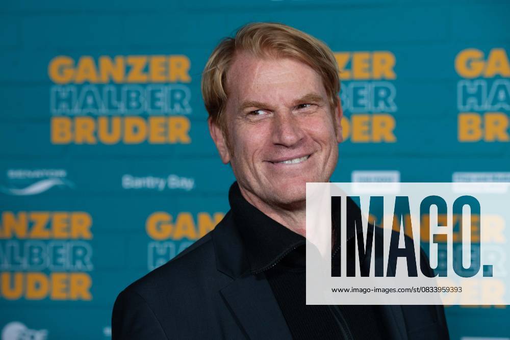 Enno KALISCH, actor, red carpet, red carpet show, arrival, arrival, film premiere GANZER HALBER BRUDER on 15 09 2025 at the Cinedom cinema in Cologne,