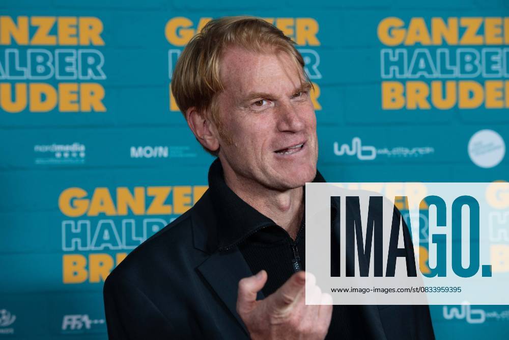 Enno KALISCH, actor, red carpet, red carpet show, arrival, arrival, film premiere GANZER HALBER BRUDER on 15 09 2025 at the Cinedom cinema in Cologne,