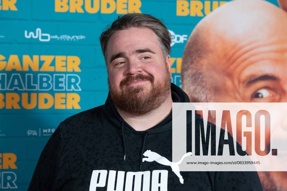 Tristan SEITH, actor, red carpet, red carpet show, arrival, arrival, movie premiere GANZER HALBER BRUDER on 15 09 2025 at the Cinedom cinema in Cologne,