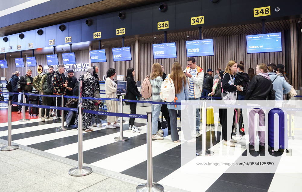RUSSIA, MOSCOW REGION - SEPTEMBER 17, 2025: Travelers queue to check in for an Aeroflot flight to Krasnodar at Sheremetyevo International Airport. On 11 September 2025, Krasnodar International Airport resumed operations, with the first civil flight since 2022 expected to land there on September 17. Sofya Sandurskaya TASS 84063461