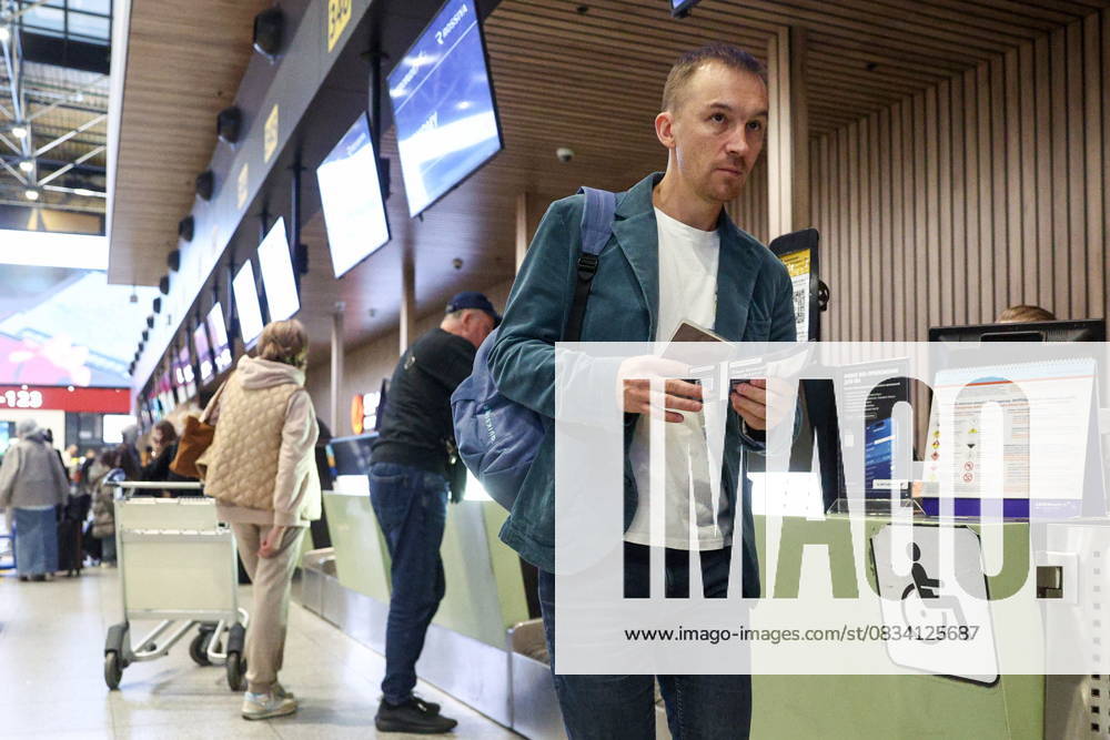 RUSSIA, MOSCOW REGION - SEPTEMBER 17, 2025: A man checks in for an Aeroflot flight to Krasnodar at Sheremetyevo International Airport. On 11 September 2025, Krasnodar International Airport resumed operations, with the first civil flight since 2022 expected to land there on September 17. Sofya Sandurskaya TASS 84063796
