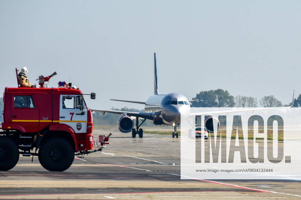 RUSSIA, KRASNODAR - SEPTEMBER 17, 2025: A ceremony takes place to welcome an Aeroflot flight from Moscow at Krasnodar International Airport. Operations resumed on 11 September 2025, it is the first civil flight to land here since 2022. Roman Sokolov TASS 84067093