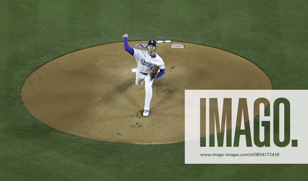 Shohei Ohtani 17 of the Los Angeles Dodgers throws against the Philadelphia Phillies at Dodger Stadium on September 16, 2025 in Los Angeles, California. Ethan hit his 50th home run in the eight inning .. . Los Angeles USA - ZUMAa60_ 20250916_zaf_a60_004