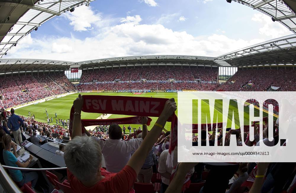 Fußball, Stadiongeschichte 1. FSV Mainz 05 Coface Arena - Heimspielstätte des 1. FSV Mainz 05 o0 Sportstätte Stadion Totale fisheye Fans Zuschauerperspektive