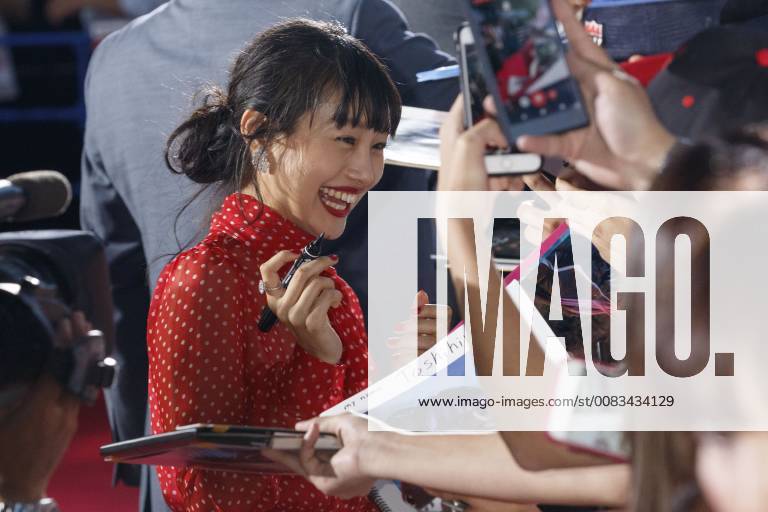 Japanese actress Shiori Kutsuna signs autographs for fans during the Japan Premiere for her film Deadpool 2 on May 29, 2018, Tokyo, Japan. The second installment of the Marvel hit movie will be released in Japan on June 1st. (gxta_DPool2jp036)