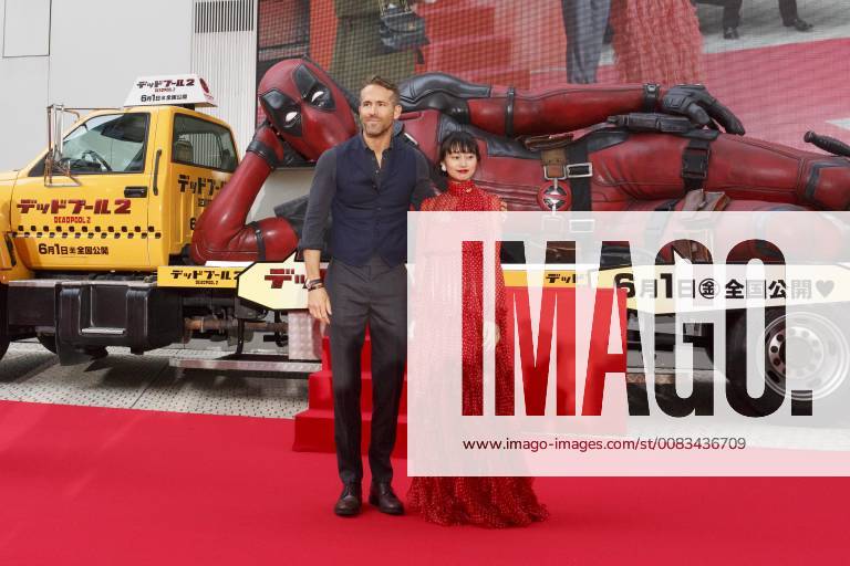 (L to R) Canadian actor Ryan Reynolds and Japanese actress Shiori Kutsuna, pose for the cameras during the Japan Premiere for their film Deadpool 2 on May 29, 2018, Tokyo, Japan. The second installment of the Marvel hit movie will be released in Japan on June 1st. (gxta_DPool2jp003)