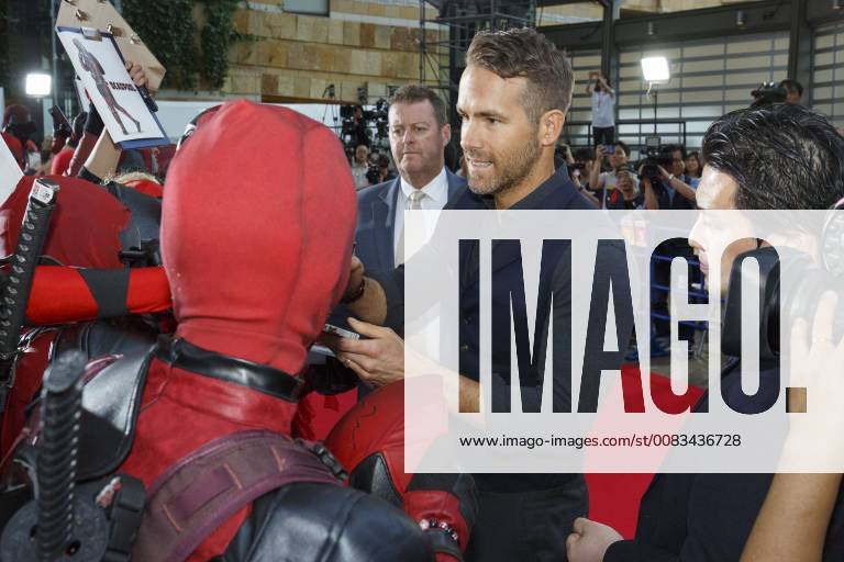 Canadian actor Ryan Reynolds signs autographs for fans during the Japan Premiere for his film Deadpool 2 on May 29, 2018, Tokyo, Japan. The second installment of the Marvel hit movie will be released in Japan on June 1st. (gxta_DPool2jp016)