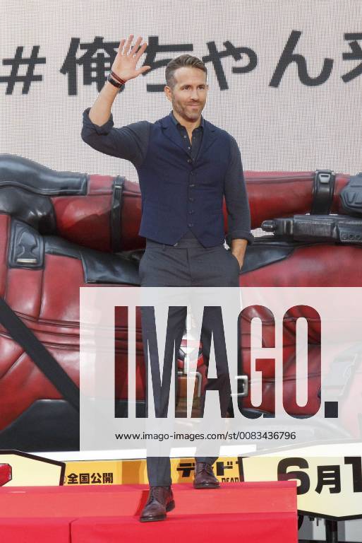 Canadian actor Ryan Reynolds greets to the audience during the Japan Premiere for his film Deadpool 2 on May 29, 2018, Tokyo, Japan. The second installment of the Marvel hit movie will be released in Japan on June 1st. (gxta_DPool2jp048)