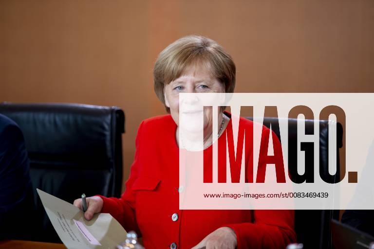 Chancellor Angela Merkel CDU before the beginning of the Cabinet meeting on 30 05 2018 in Berlin Berlin Germany