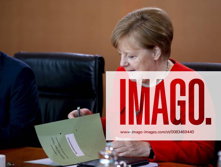 Chancellor Angela Merkel CDU before the beginning of the Cabinet meeting on 30 05 2018 in Berlin Berlin Germany