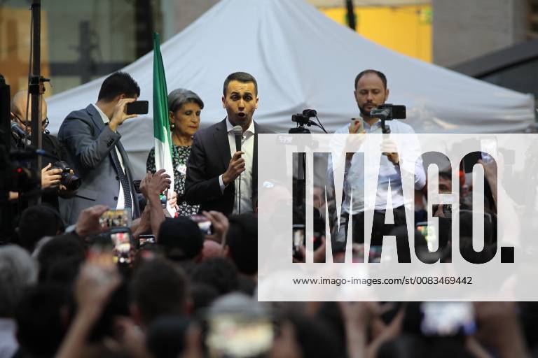 Italy: Manifestation with Luigi Di Maio Manifestation of the M5S in Naples with the militants of the M5S and with the political leader Luigi Di Maio. Naples Italy SalvatorexEsposito