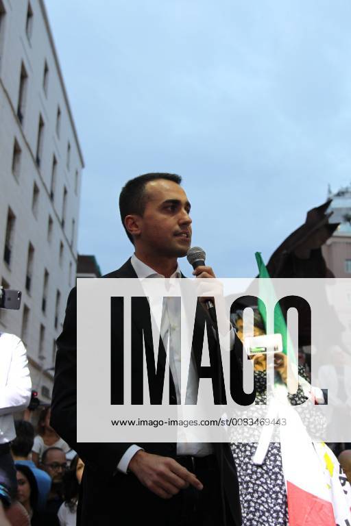 Italy: Manifestation with Luigi Di Maio Manifestation of the M5S in Naples with the militants of the M5S and with the political leader Luigi Di Maio. Naples Italy SalvatorexEsposito