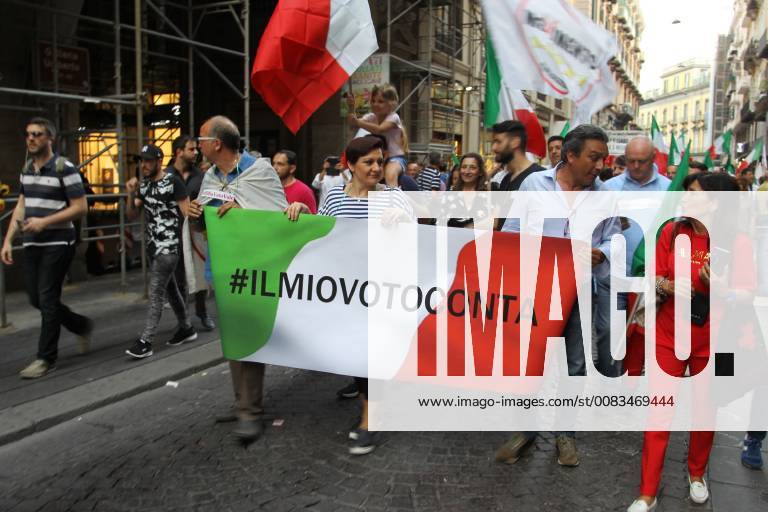 Italy: Manifestation with Luigi Di Maio Manifestation of the M5S in Naples with the militants of the M5S and with the political leader Luigi Di Maio. Naples Italy SalvatorexEsposito