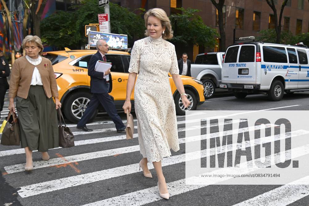 Bilder des Jahres 2025, Entertainment 09 September Queen Mathilde of Belgium walks in the street of New York during the week of the 80th session of the United Nations General Assembly (UNGA80), in New York City, United States of America, Monday 22 September 2025. TONYxBEHAR 135000752