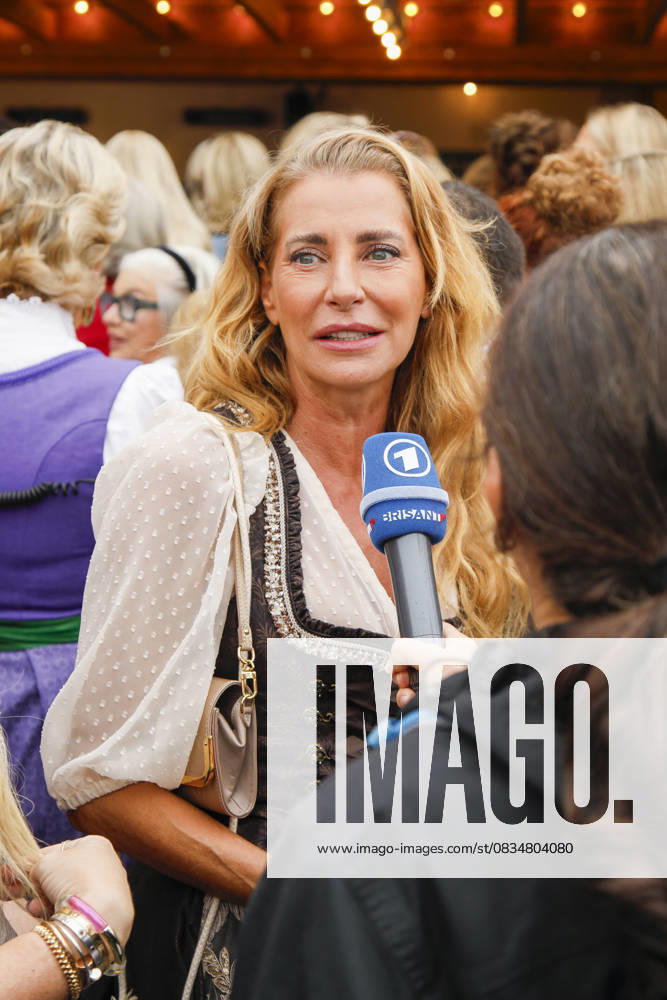 190 Munich Oktoberfest Regines Damenwiesn 2025 Munich, 22 9 2025 Giulia Siegel at Regines Damenwiesn 2025 in the Schützen marquee at the 190 Munich Oktoberfest in Munich Bavaria