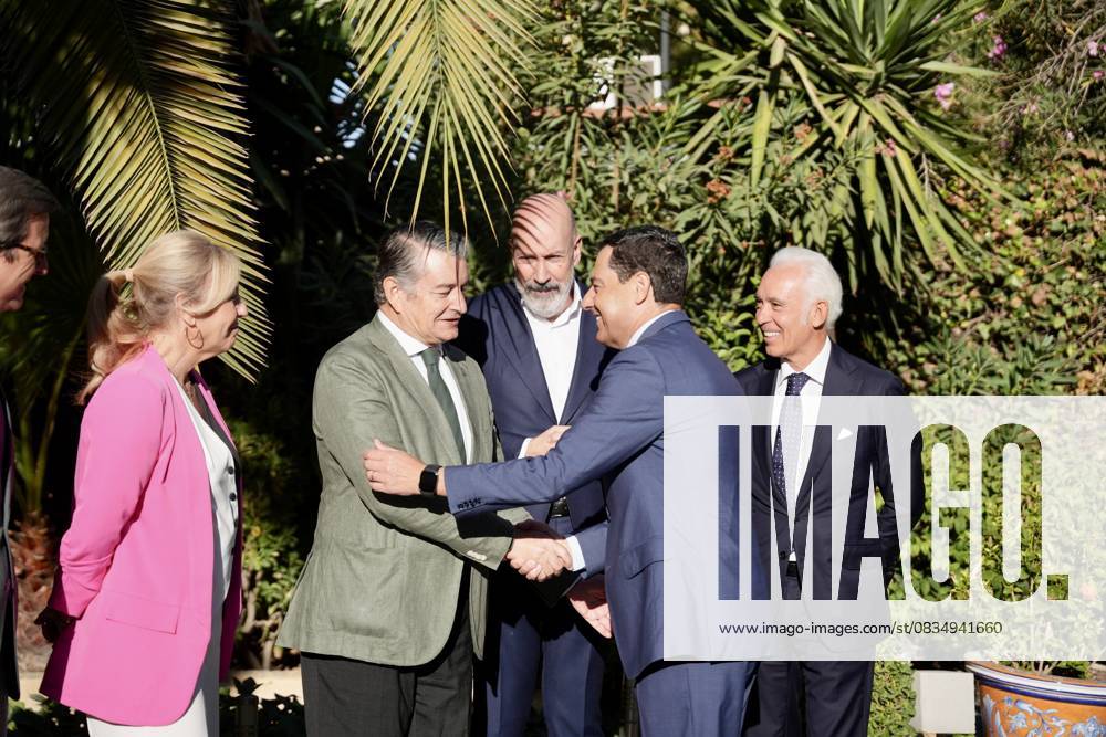 The President of the Junta de Andalucia, Juanma Moreno 2d with the Minister of the Presidency, Interior, Social Dialogue and Administrative Simplification of the Junta de Andalucia, Antonio Sanz 2i the Minister of Economy, Finance and European Funds and Government Spokesperson, Carolina Espana 1i the Director of El Confidencial, Nacho Caldero 3d the President of El Confidencial, JosÃ Antonio Sanchez 1d at the VII Foro Andalucia Investors Day de El Confidencial A 23 de septiembre de 2025, en Sevilla Andalucia, Spain The president of the Junta de Andalucia, Juanma Moreno, speaks at the VII Foro Andalucia Investors Day de El Confidencial 23 SEPTEMBER 2025 Maria JosÃpez Europa Press 23 09 2025 Juanma Moreno speaks at the VII Foro Andalucia Inv 6975291