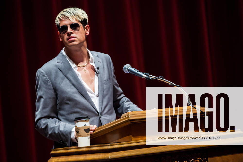 Milo Yiannopoulos gives a speech at Trinity University in San Antonio, Tx on April 10th, 2016 April 10, 2016 - San Antonio, Texas, USA - Milo Yiannopoulos gives a speech at Trinity University in San Antonio, Tx on April 10th, 2016 (04 10 16). Milo Yiannopoulos is an author and contributor at Breitbart Media. Photo of Milo Yiannopoulos.