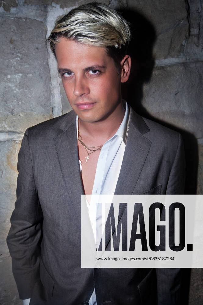 Milo Yiannopoulos gives a speech at Trinity University in San Antonio, Tx on April 10th, 2016 April 10, 2016 - San Antonio, Texas, USA - Milo Yiannopoulos gives a speech at Trinity University in San Antonio, Tx on April 10th, 2016 (04 10 16). Milo Yiannopoulos is an author and contributor at Breitbart Media. Profile photos were taken after the speech. Photo of Milo Yiannopoulos.