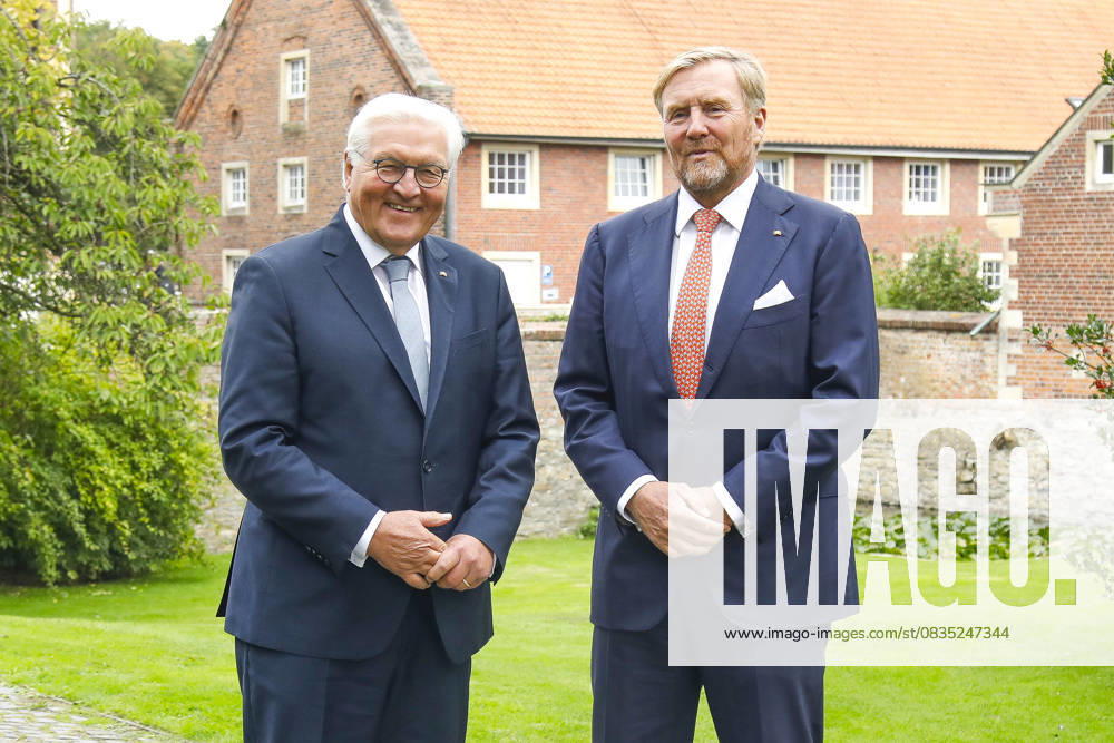 30 years of the German-Dutch Corps Federal President meets King Willem Alexander in Münster Münster, 25 09 2025 Federal President Frank Walter Steinmeier and King Willem Alexander on arrival at the 30 years of the German-Dutch Corps event in Münster NRW