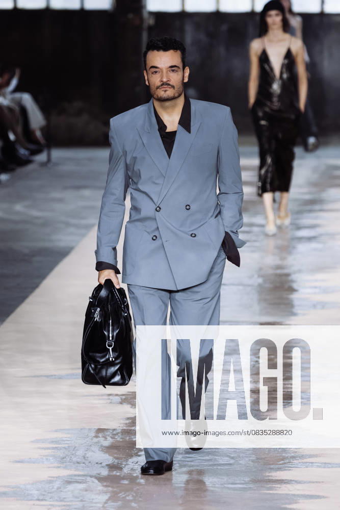 Bilder des Jahres 2025, Entertainment 09 September Milan, Italy: Milan, Milan Women s Fashion Week Spring Summer 2026 - Women s Fashion, Spring Summer 2026 - Boss Fashion Show - Catwalk. In the photo: Giovanni Zarrella Milan Italy - ZUMAp169 20250925_zea_p169_1671