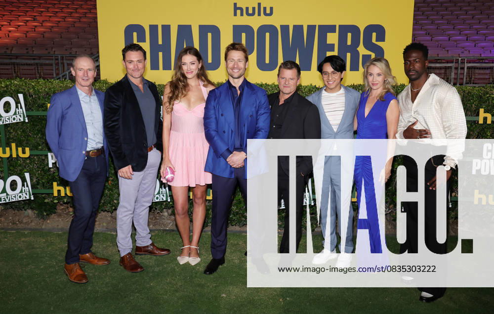 Los Angeles premiere of Hulu s Chad Powers at the Rose Bowl Stadium Featuring: Wynn Everett, Steve Zahn, Perry Mattfeld, Quentin Plair, Glen Powell, Frankie A. Rodriguez, Clayne Crawford, Toby Huss, Colton Ryan Where: Los Angeles, California, United States When: 25 Sep 2025 Credit: Faye s Vision Cover Images . NOT FOR USE BY NEWSPAPERS BASED IN THE UK.