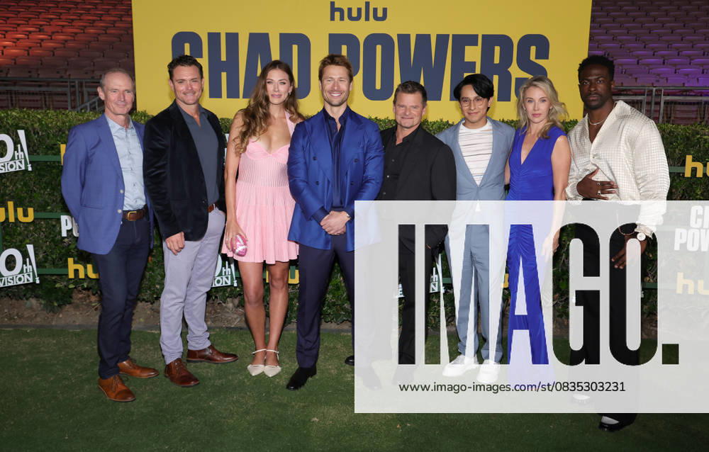 Los Angeles premiere of Hulu s Chad Powers at the Rose Bowl Stadium Featuring: Wynn Everett, Steve Zahn, Perry Mattfeld, Quentin Plair, Glen Powell, Frankie A. Rodriguez, Clayne Crawford, Toby Huss, Colton Ryan Where: Los Angeles, California, United States When: 25 Sep 2025 Credit: Faye s Vision Cover Images . NOT FOR USE BY NEWSPAPERS BASED IN THE UK.