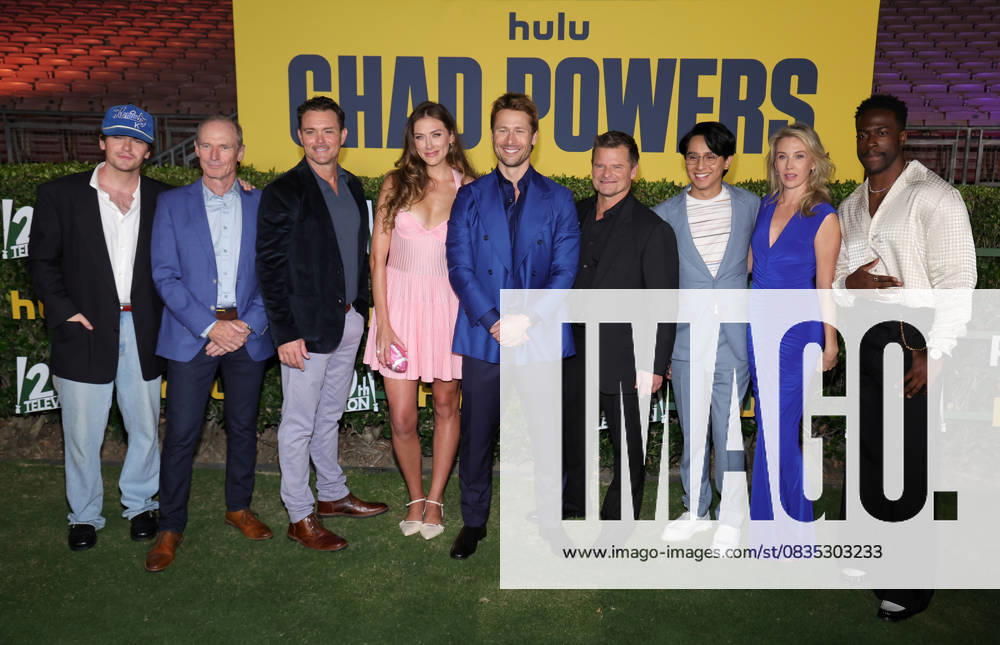 Los Angeles premiere of Hulu s Chad Powers at the Rose Bowl Stadium Featuring: Wynn Everett, Steve Zahn, Perry Mattfeld, Quentin Plair, Glen Powell, Frankie A. Rodriguez, Clayne Crawford, Toby Huss, Colton Ryan Where: Los Angeles, California, United States When: 25 Sep 2025 Credit: Faye s Vision Cover Images . NOT FOR USE BY NEWSPAPERS BASED IN THE UK.