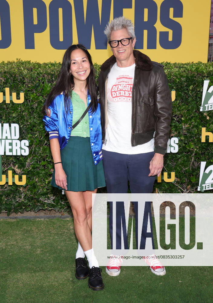 Los Angeles premiere of Hulu s Chad Powers at the Rose Bowl Stadium Featuring: Emily Ting, Johnny Knoxville Where: Los Angeles, California, United States When: 25 Sep 2025 Credit: Faye s Vision Cover Images . NOT FOR USE BY NEWSPAPERS BASED IN THE UK.