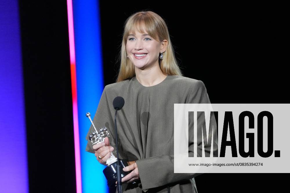 Jennifer Lawrence receives the Donostia 2025 Award at the 73rd San Sebastian Festival Actress Jennifer Lawrence receives the Donostia Award at the San Sebastian Festival, September 26, 2025, San Sebastian, Guipuzcoa, Basque Country Spain Lawrence receives the Donostia 2025 Award at the 73rd San Sebastian Festival, This award highlights her worldwide influence as an actress, after a career that has been awarded with an Oscar, several Golden Globes and BAFTA 26 SEPTEMBER 2025 DONOSTIA AWARD ACTRESS AWARD EUSKADI AWARD San Sebastian, Guipuzcoa Country V San Sebastian, Guipuzcoa Country V Spain