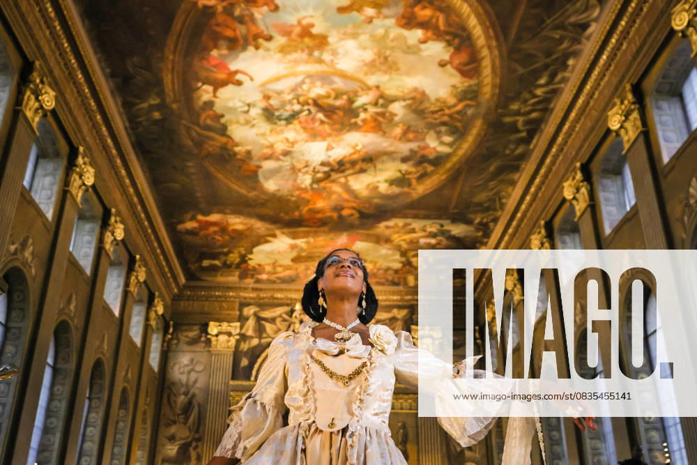 Bilder des Jahres 2025, Entertainment 09 September Guinness World Record attempt as screen characters mark 100 years of filming at the Old Royal Naval College in Greenwich, London, UK London, UK, 27th Sep 2025. Phaendra as Queen Charlotte from Bridgerton poses in the stunning Painted Hall. Iconic screen characters take over the Old Rotal Nanal College grounds, Painted Hall and courtyards, in a Film100 cinematic celebration and Guinness World Record attempt for the largest number of people dressed as TV and film characters gathered. The marks 100 years of filmmaking on-site for the Old Royal Naval College and Elstree Studios., Credit:Imageplotter Avalon
