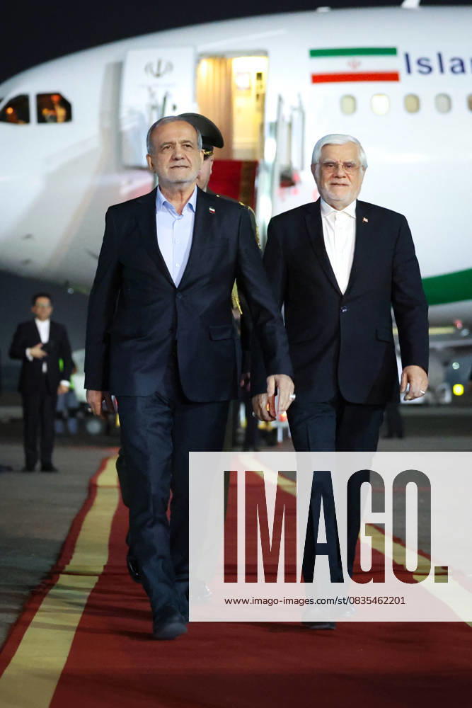 Iranian President Masoud Pezeshkian TEHRAN, IRAN - SEPTEMBER 27: (---- - MANDATORY CREDIT - IRANIAN PRESIDENCY HANDOUT - NO MARKETING NO ADVERTISING CAMPAIGNS - DISTRIBUTED AS A SERVICE TO CLIENTS----) Iranian President Masoud Pezeshkian (L) arrives at Mehrabad Airport in Tehran, Iran on September 27, 2025, upon returning from New York, where he attended the United Nations (UN) General Assembly. Iranian Presidency Handout Anadolu Tehran Iran. Editorial use only. Please get in touch for any other usage.