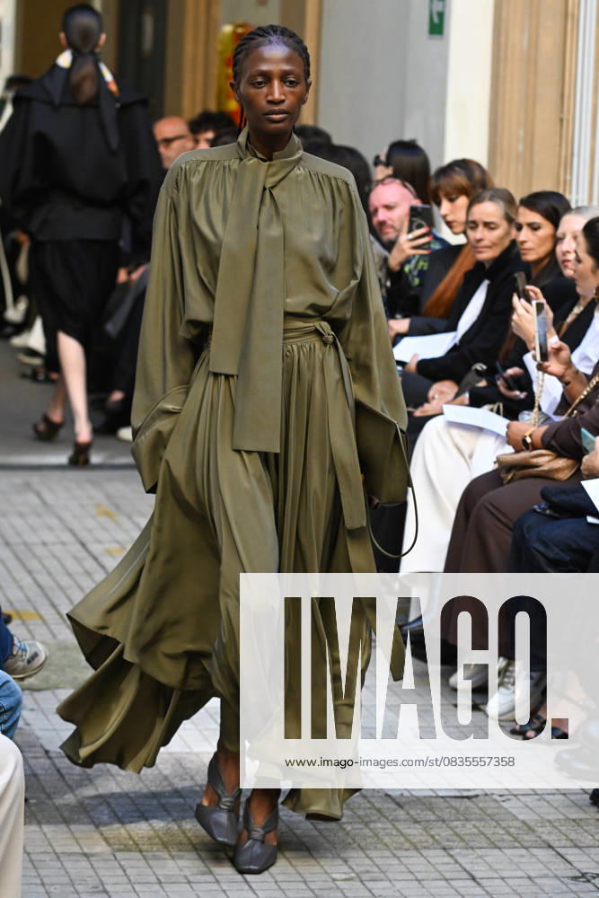 Milan, Milan Women s Fashion Week Spring Summer 2026 - Women s Fashion, Spring Summer 2026. - Calcaterra fashion show - catwalk - photo: model